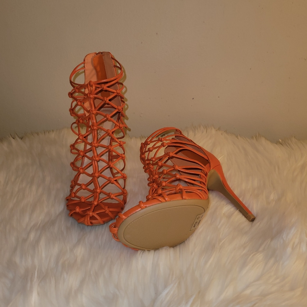 Shoes - Picture 4 of 6